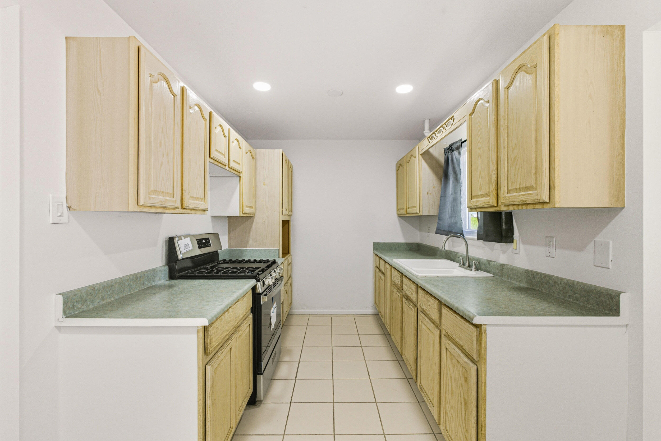 12805 TURQUOISE Avenue NE Living Room