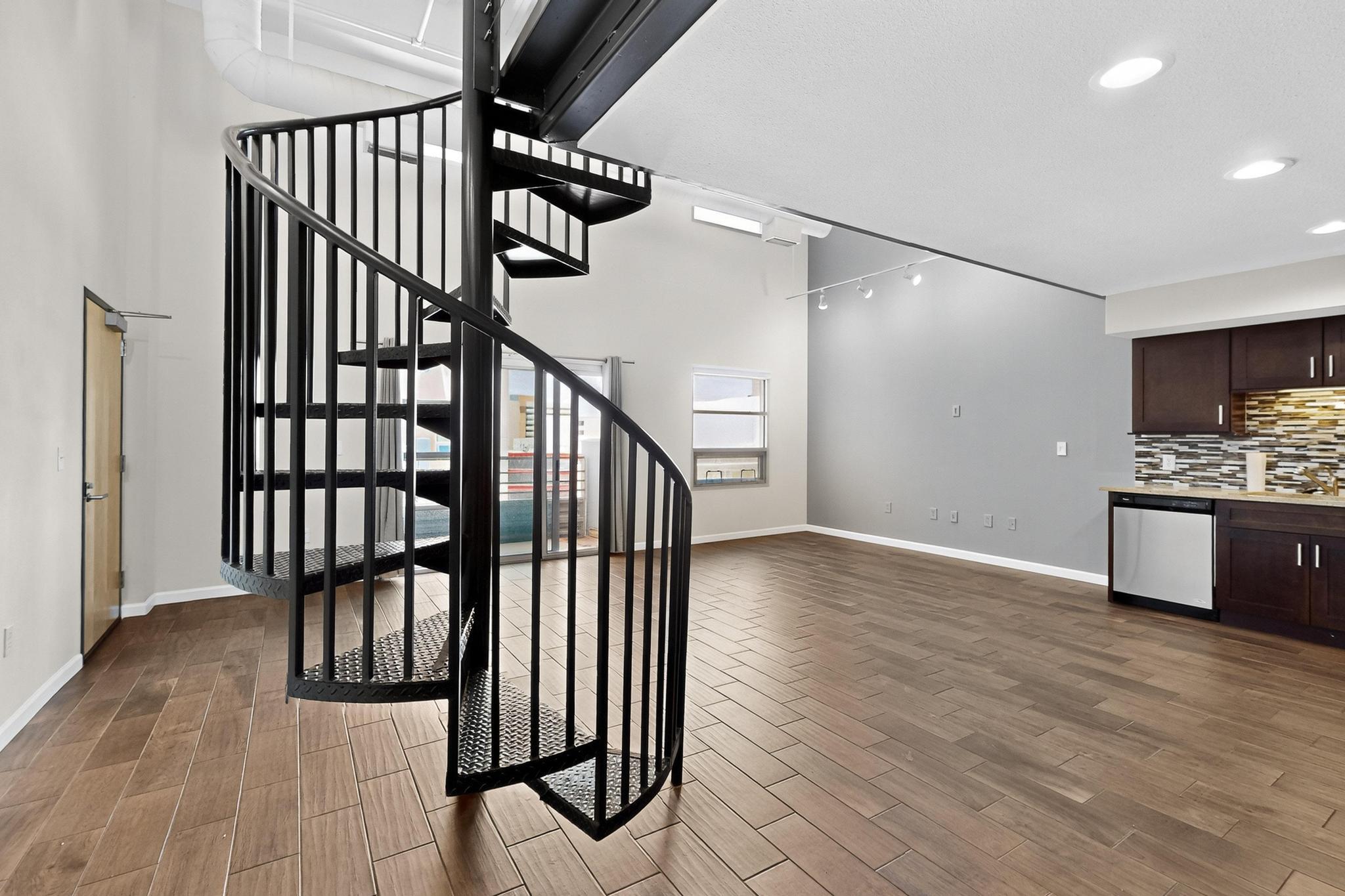 524 Central Avenue 708 