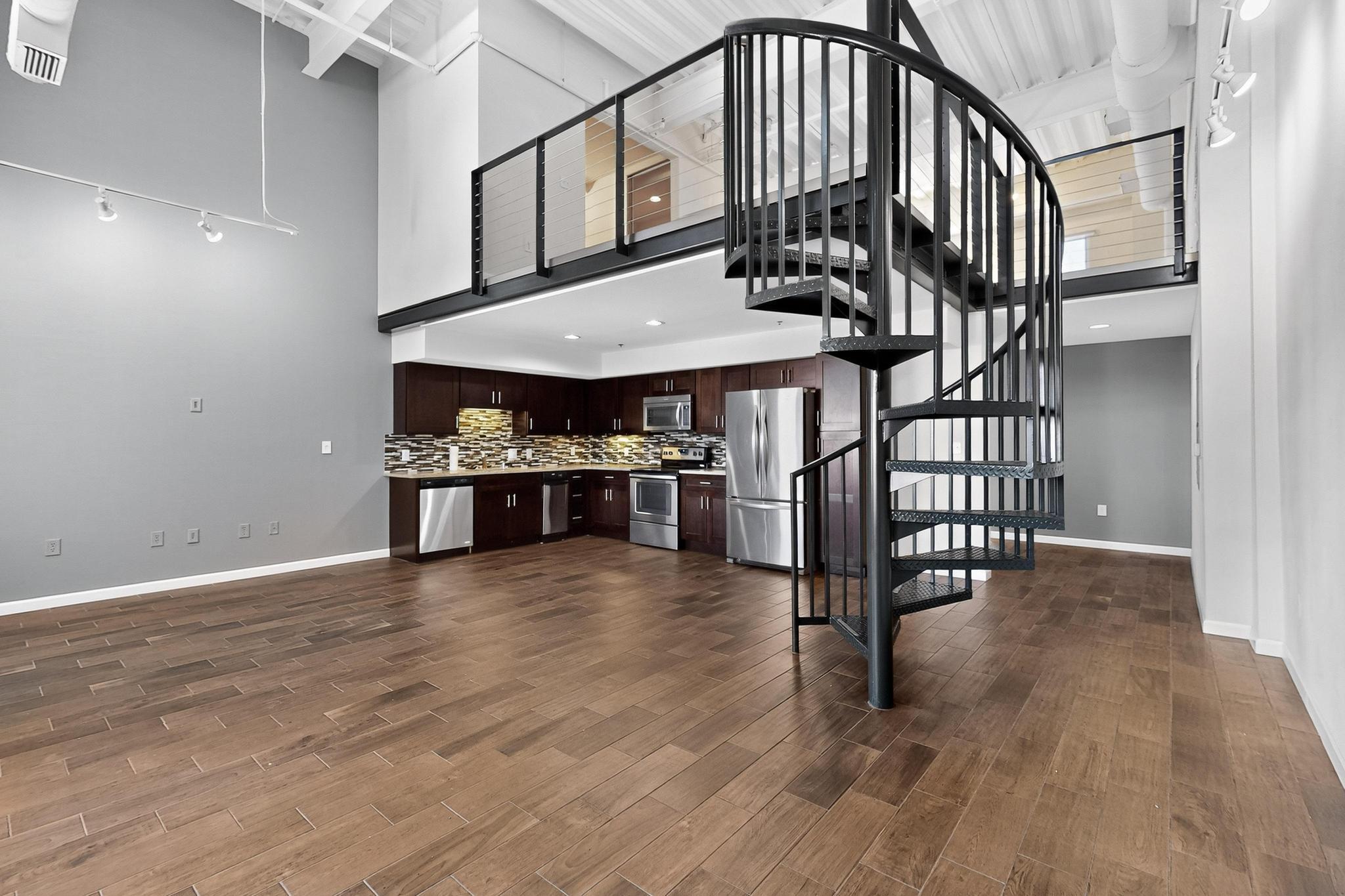 524 Central Avenue 708 