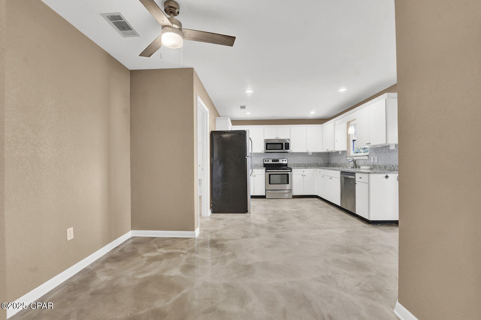 Image 12 For 4717 Star Avenue