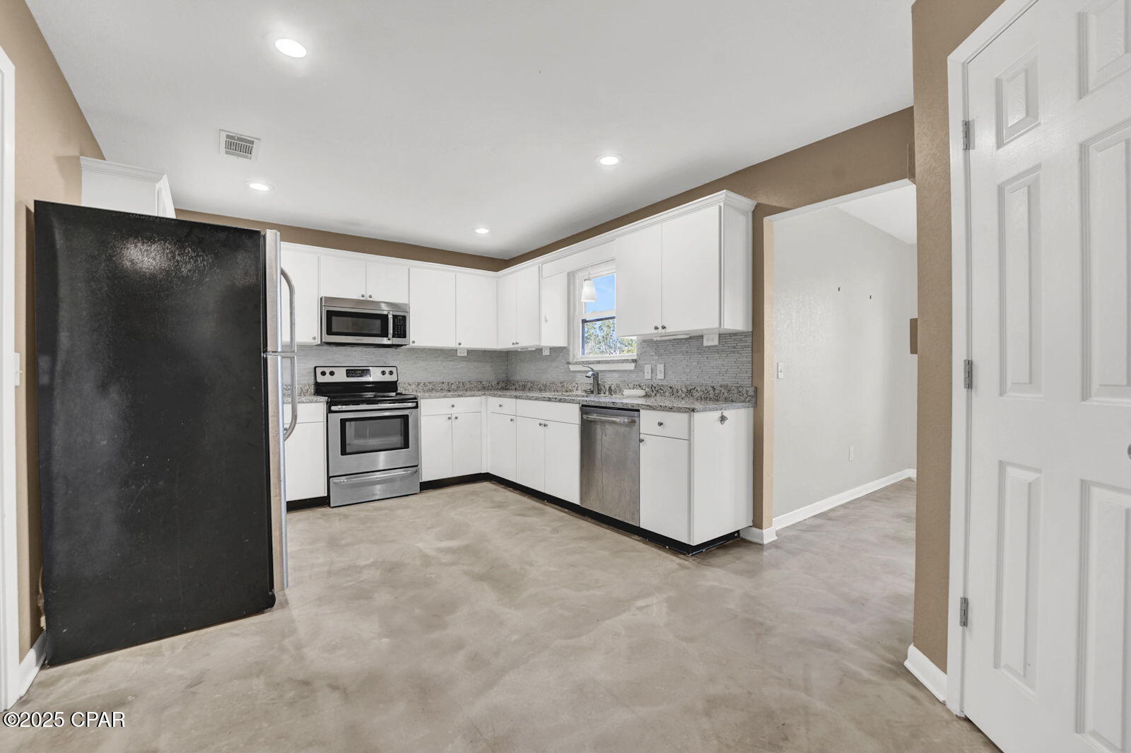 Image 13 For 4717 Star Avenue