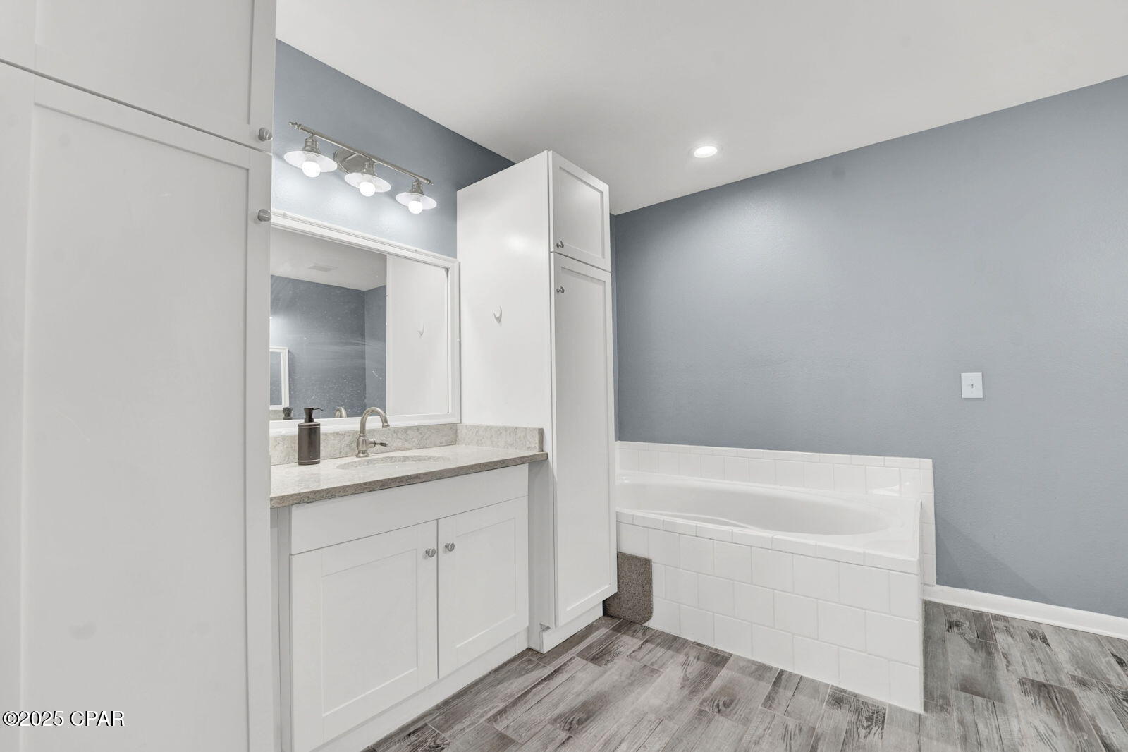 Image 29 For 4717 Star Avenue