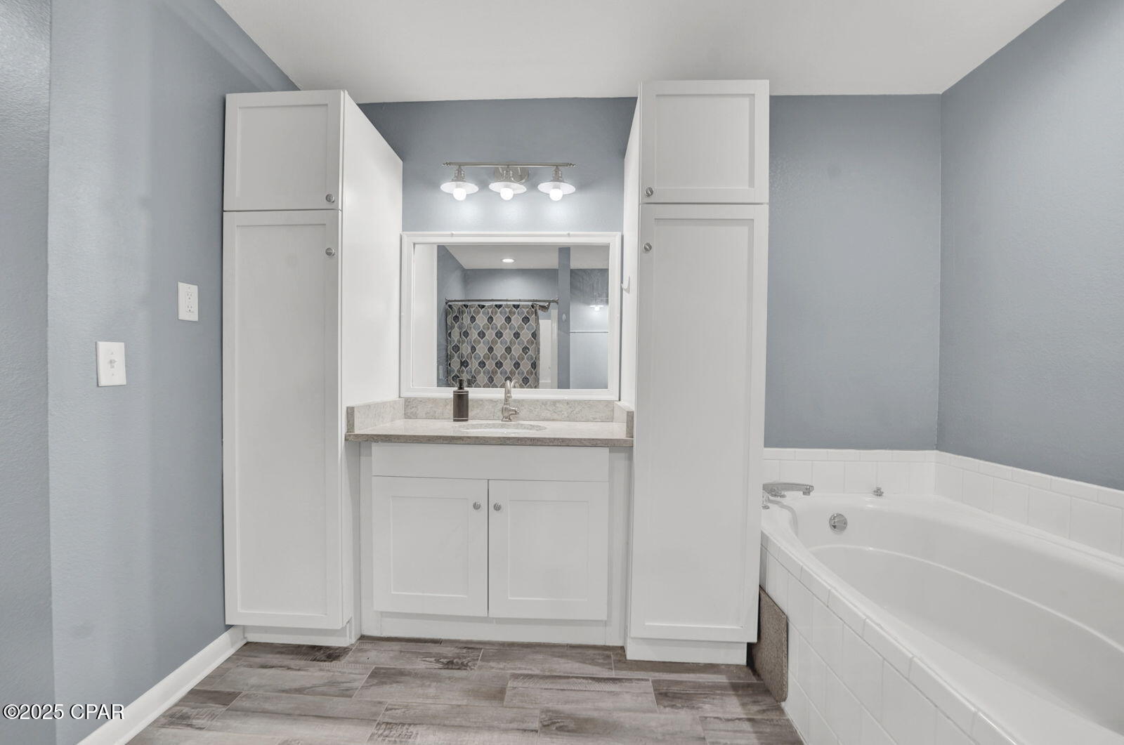 Image 32 For 4717 Star Avenue