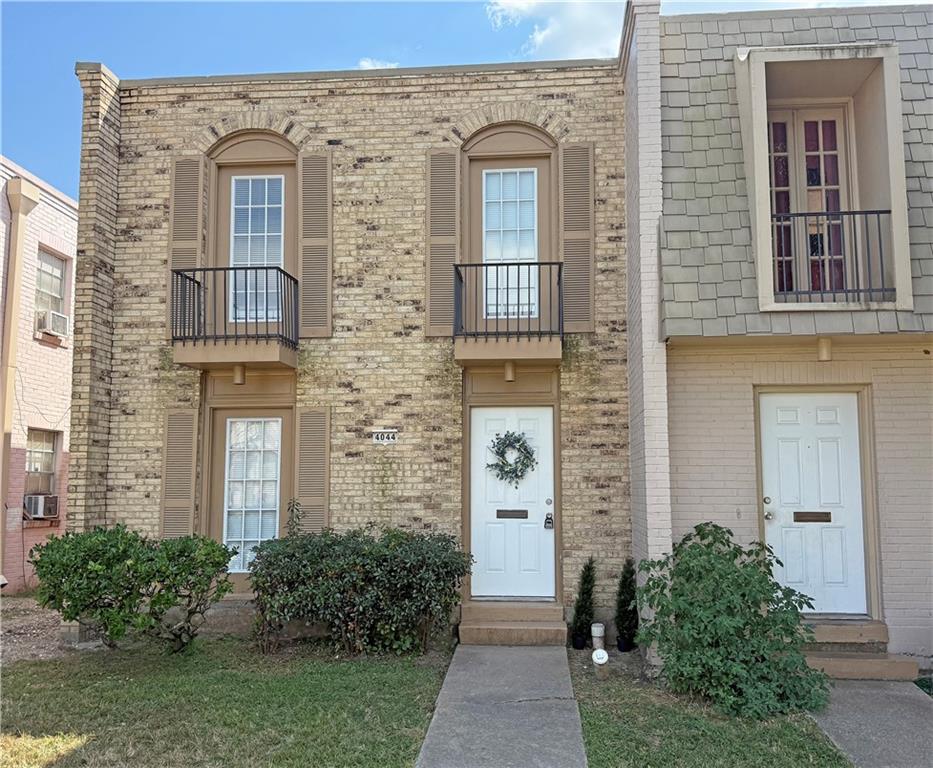 listing main picture