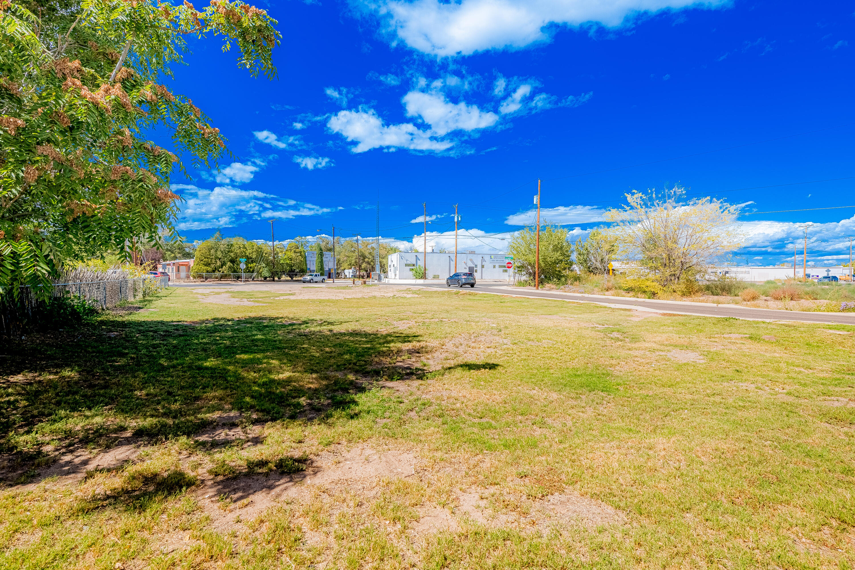 344 LOS LENTES Road SE 