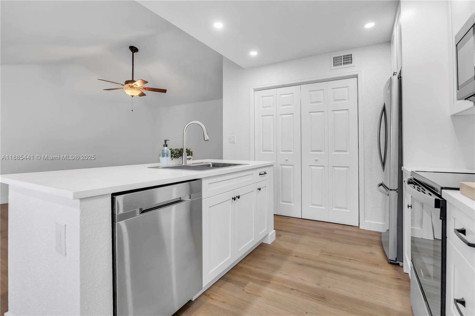 Property photo # 6