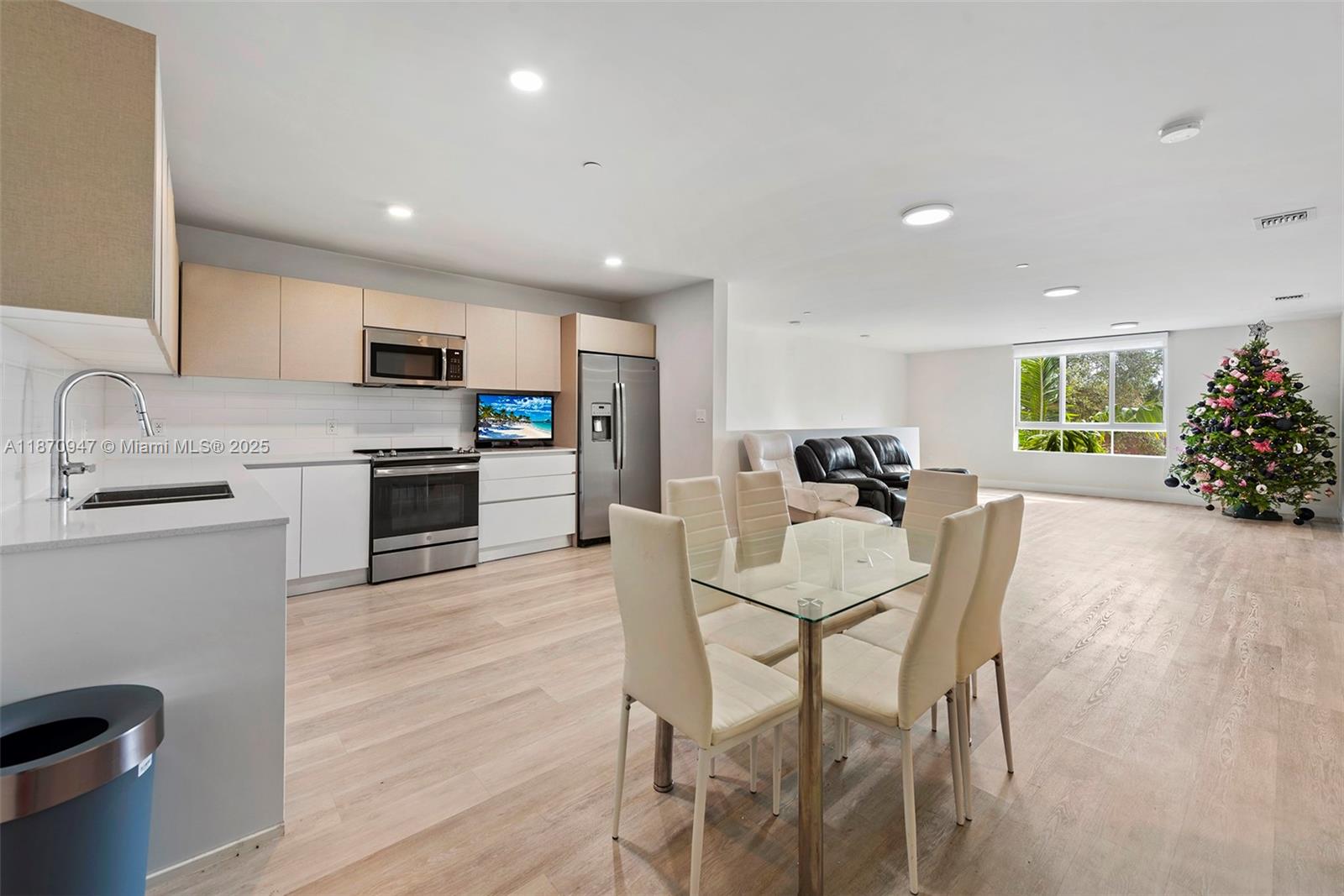 Property photo # 0
