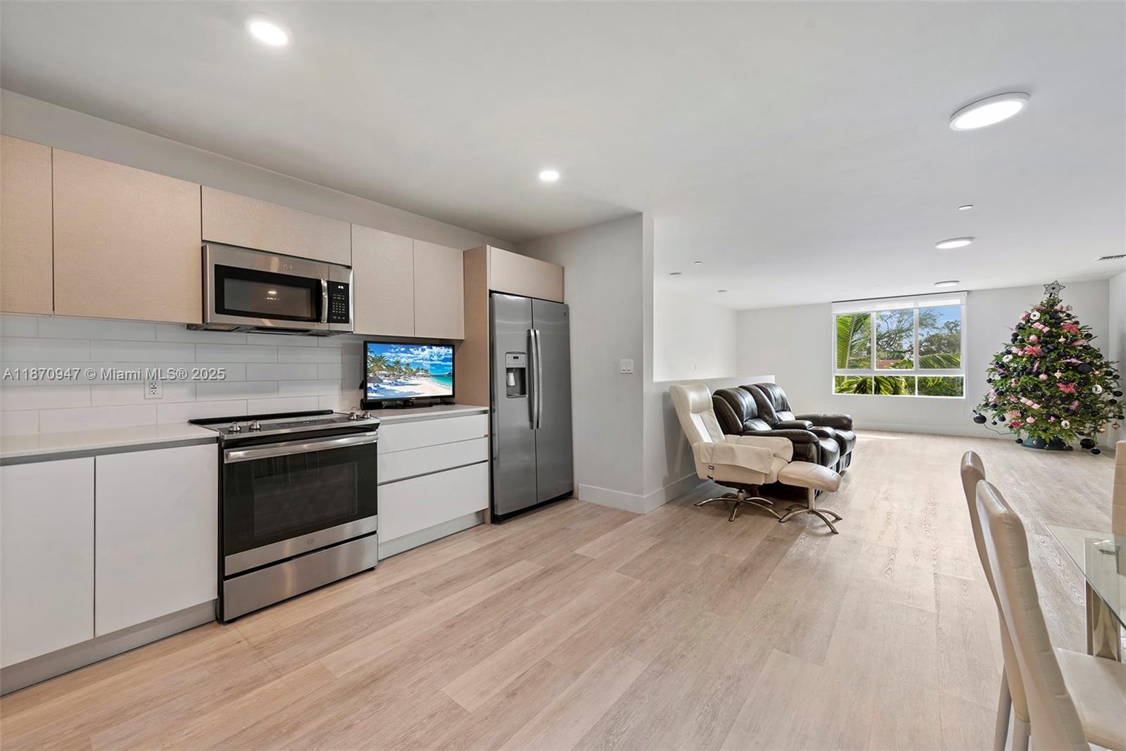 Property photo # 9