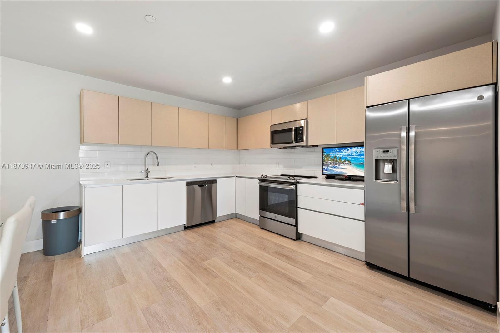 Property photo # 6
