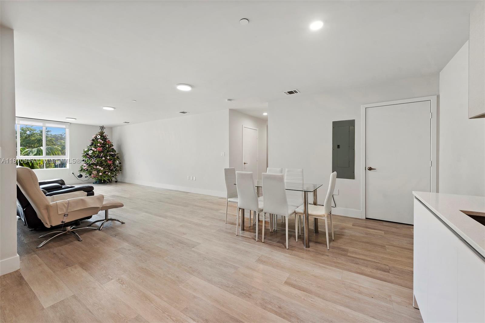 Property photo # 2