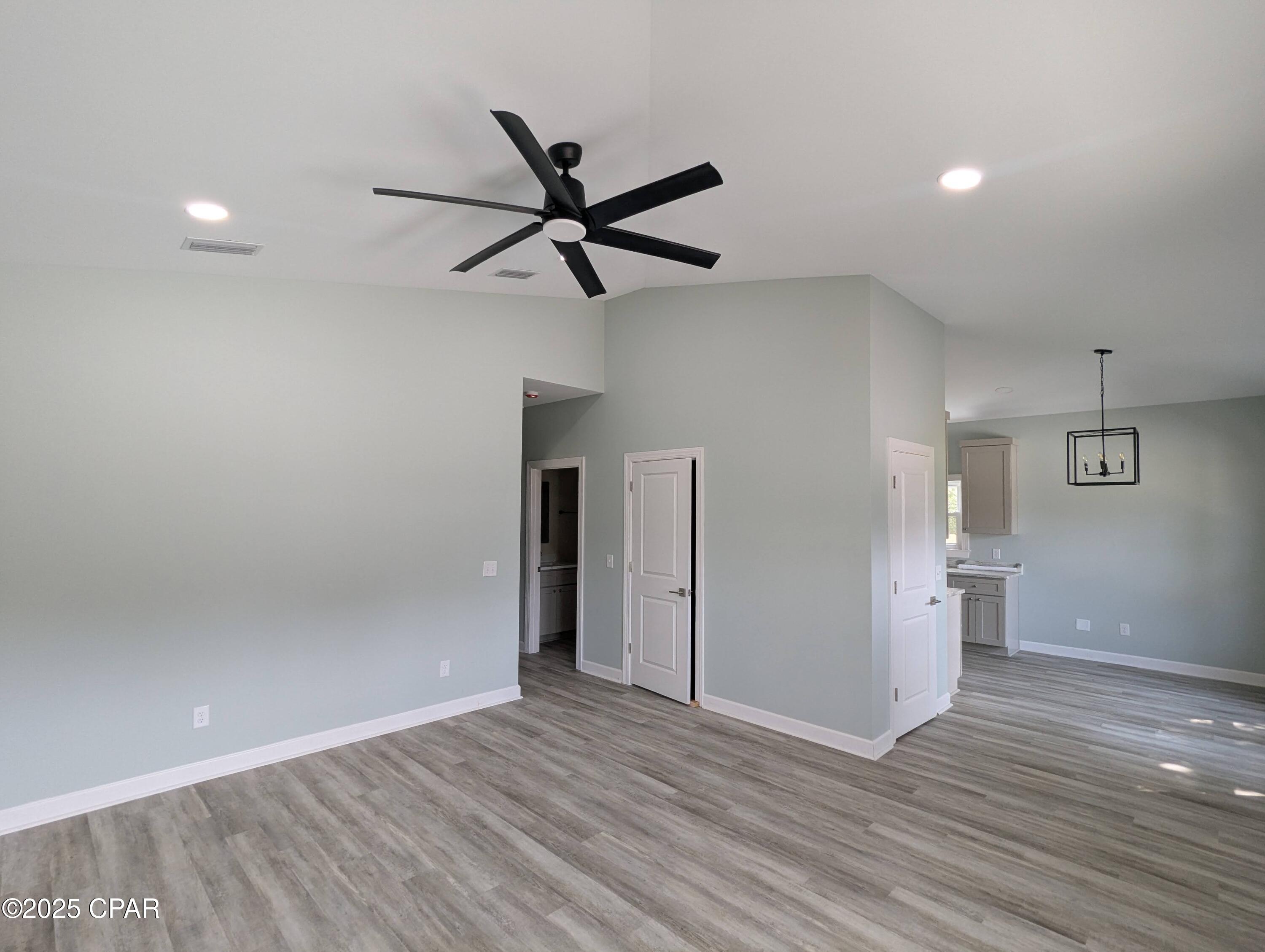 Image 3 For 3904 26th St A Street