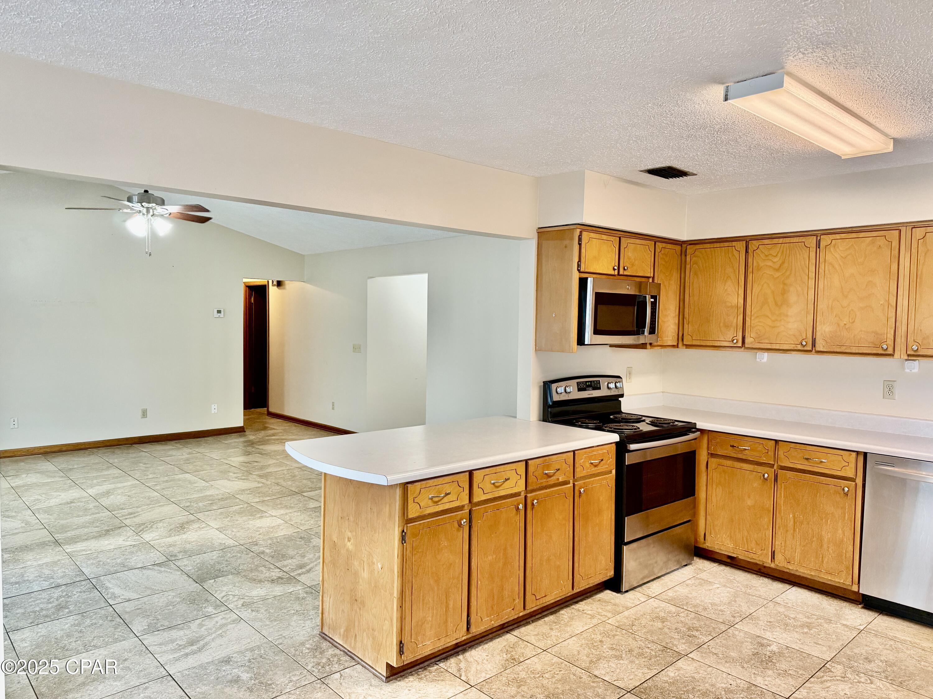 Image 7 For 7723 Betty Louise Drive