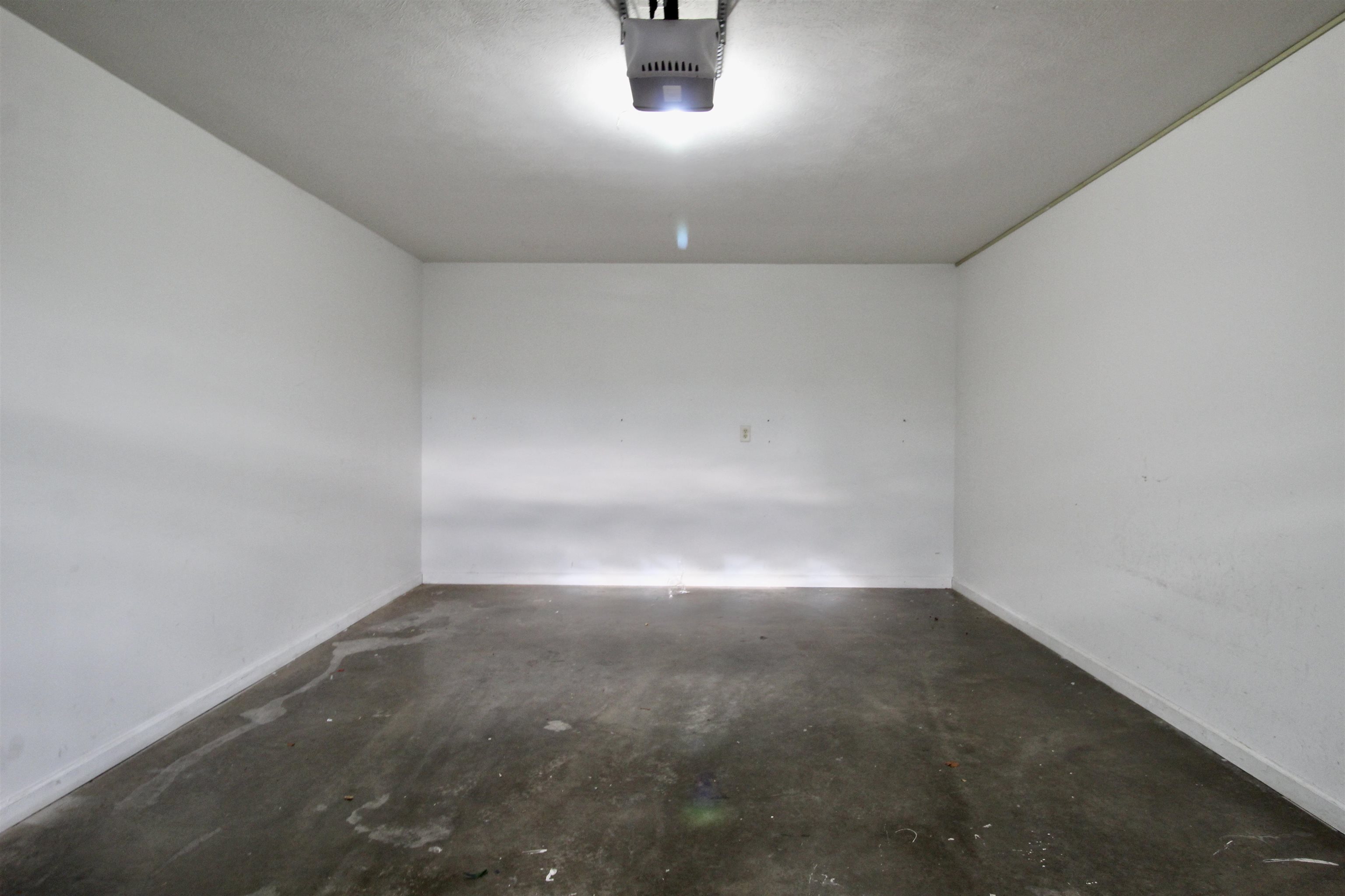 2911 Diamond Spring Ln