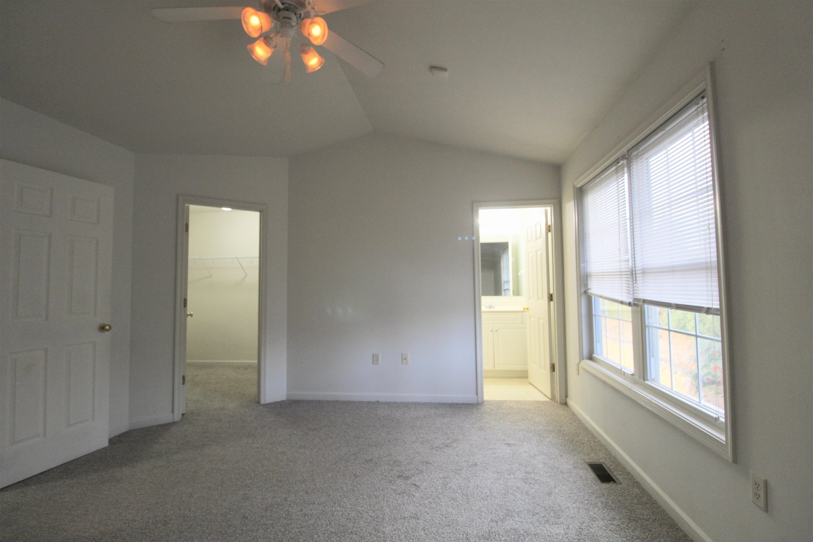 2911 Diamond Spring Ln