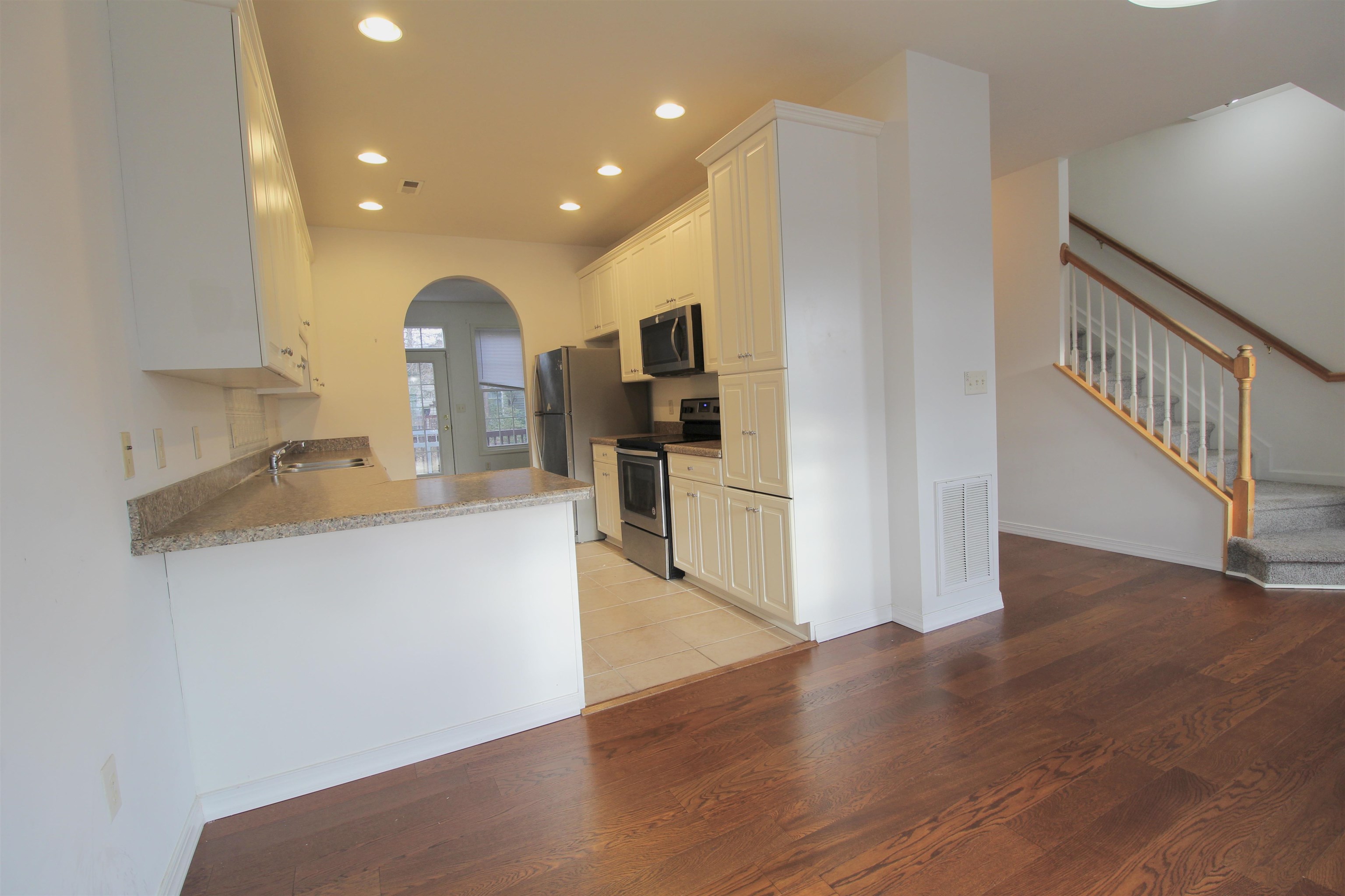 2911 Diamond Spring Ln