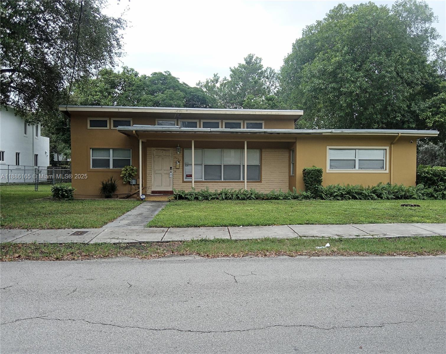 3256 Day Ave, Miami, Florida 33133