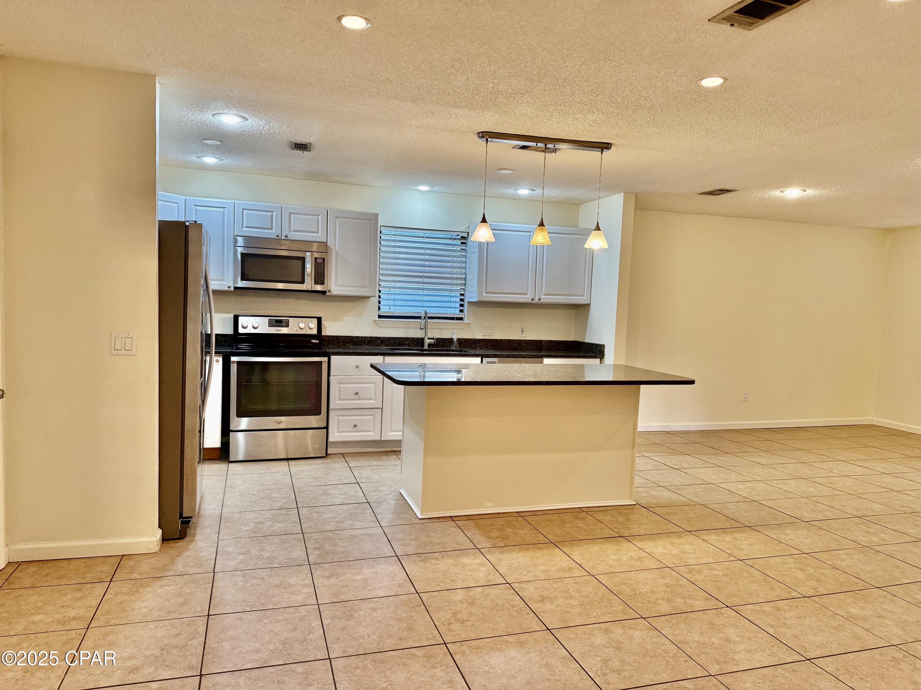 1safvmwh0hmlaapmkhzal0wzs0 V0douwnnux80q0au