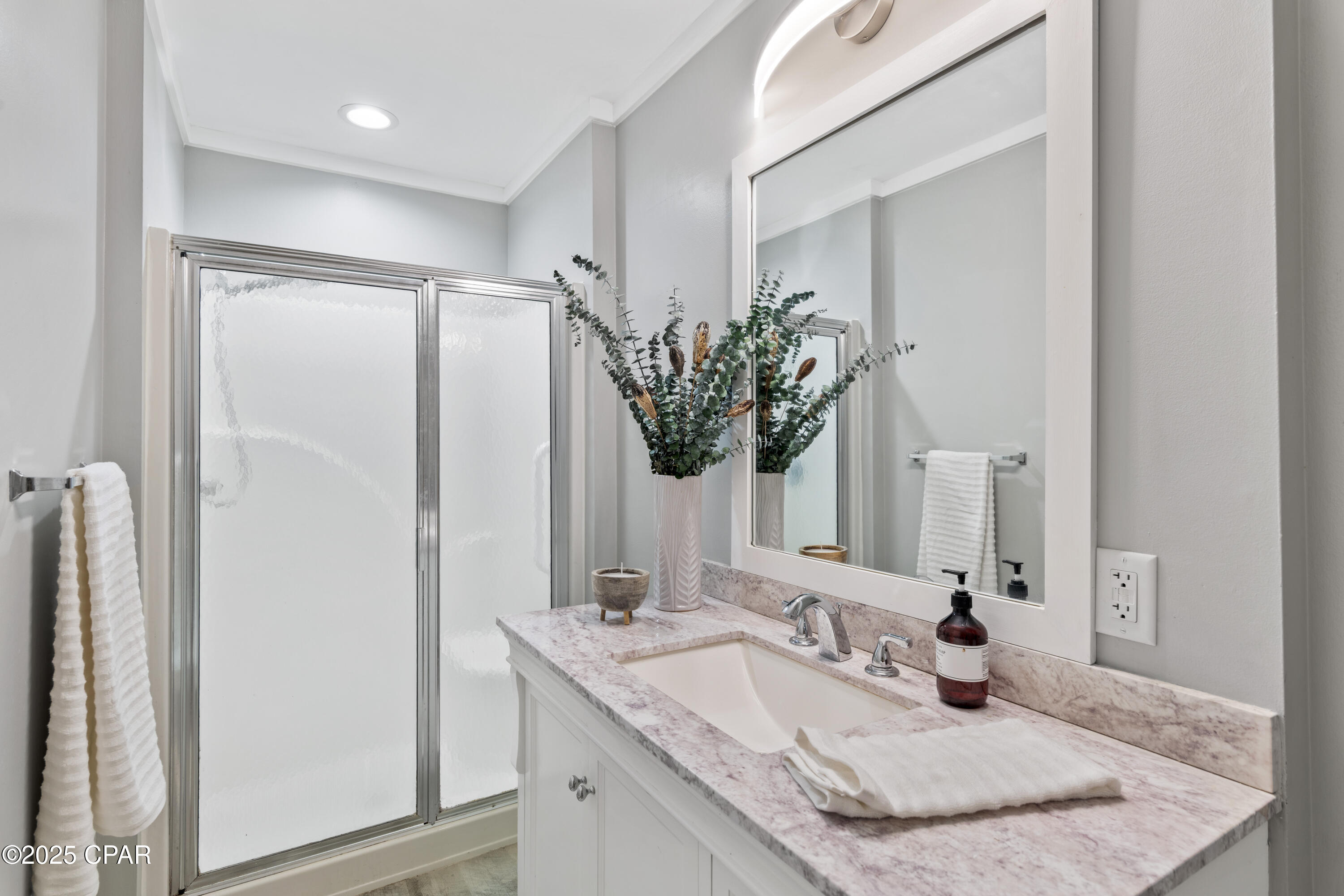 7e0tgfwzyv_f0zbeypyvy8be_qyzj 0jfsjri9icrzm