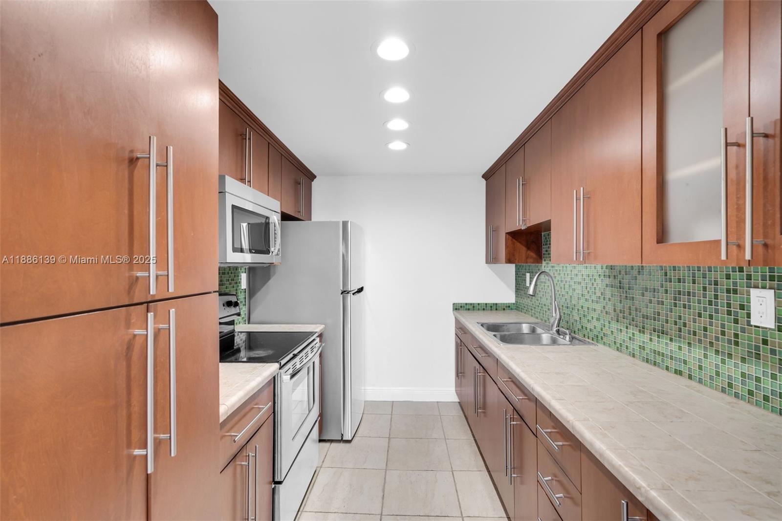 Property photo # 9