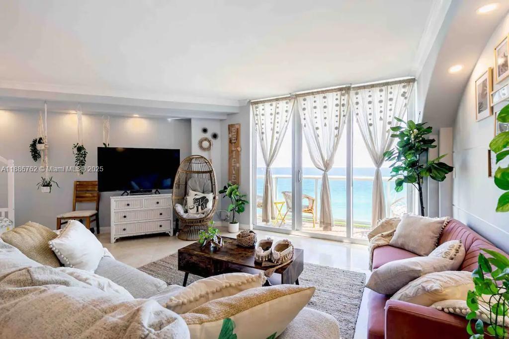 3901 Ocean Dr Unit 14 L, Hollywood, Florida 33019