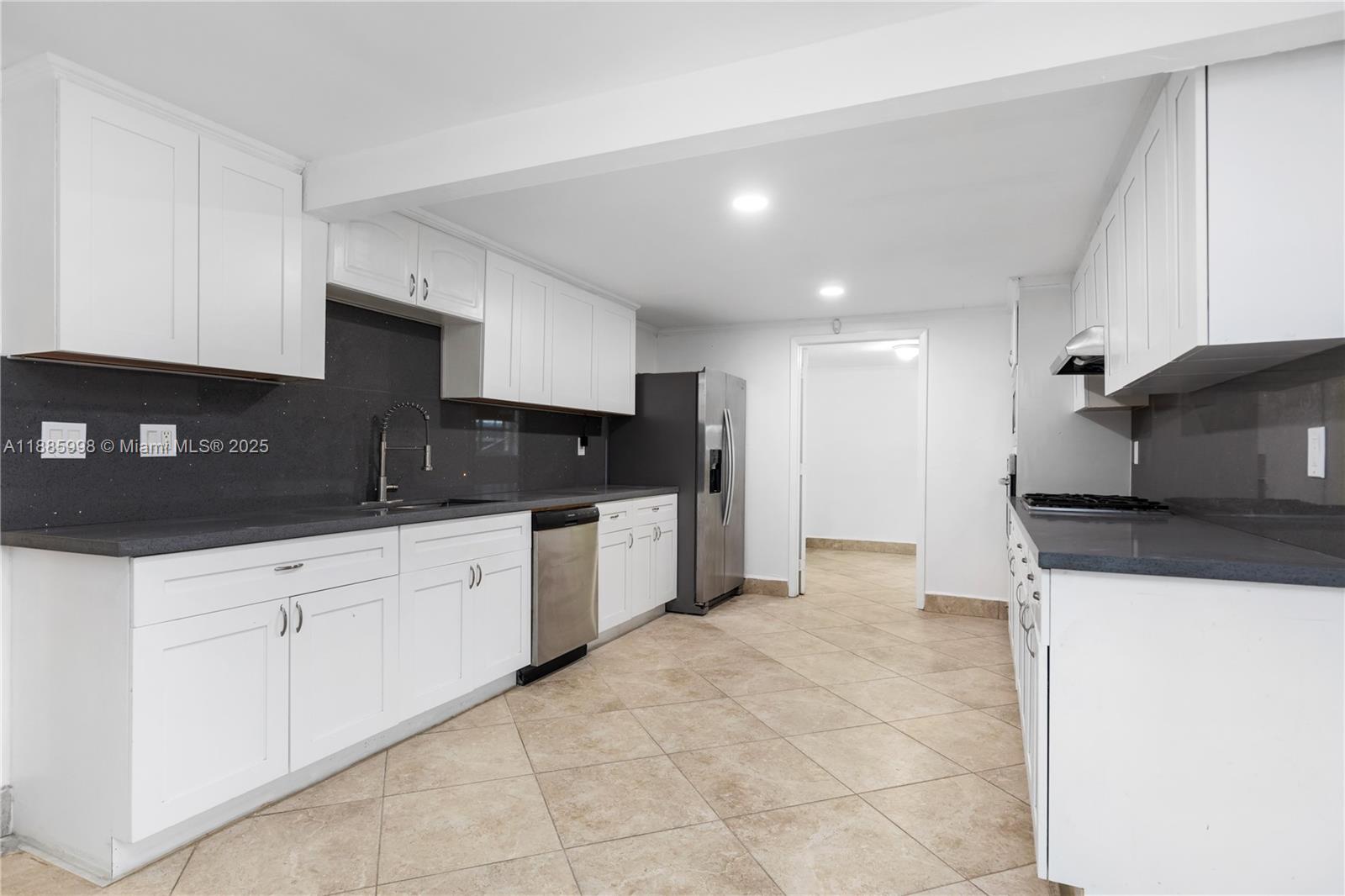 Property photo # 0
