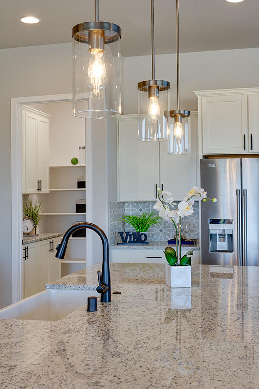 1000 Ontario Place NE 