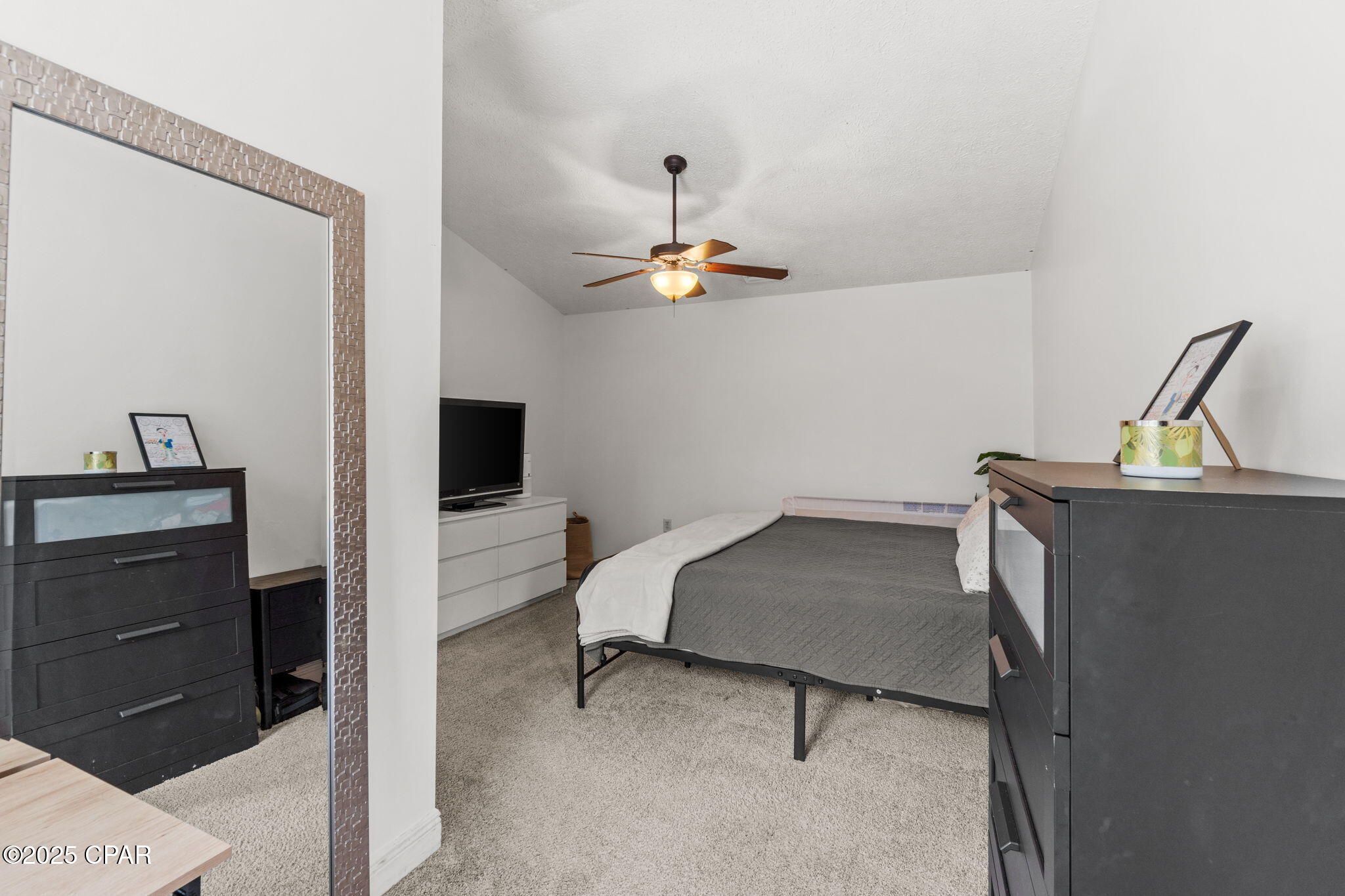 Listing photo id 19 for 6725 Harbour Boulevard