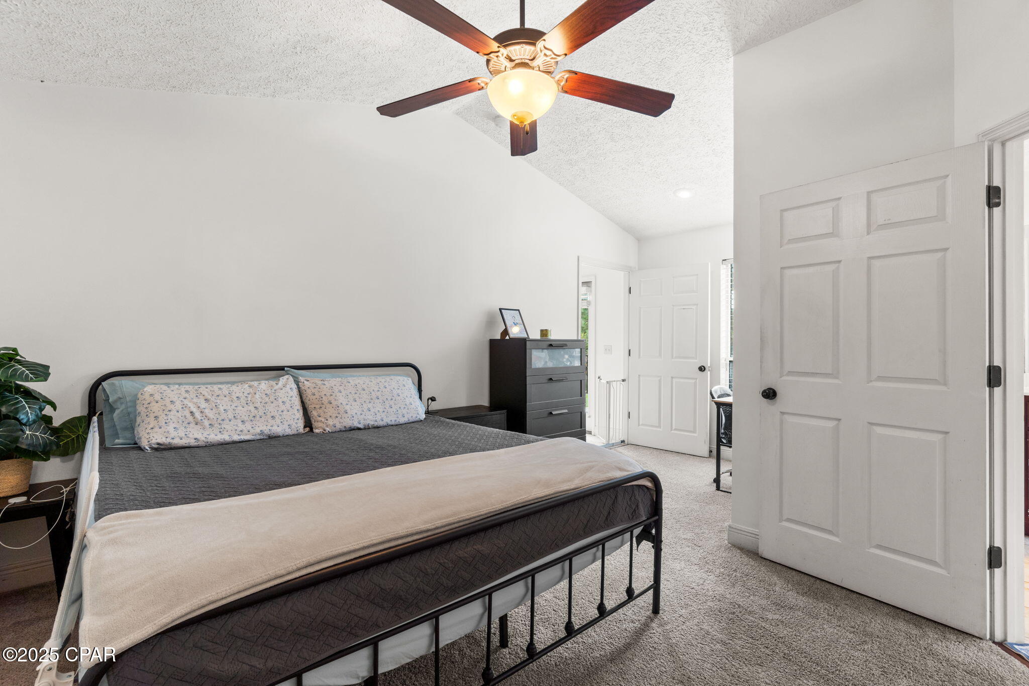 Listing photo id 20 for 6725 Harbour Boulevard