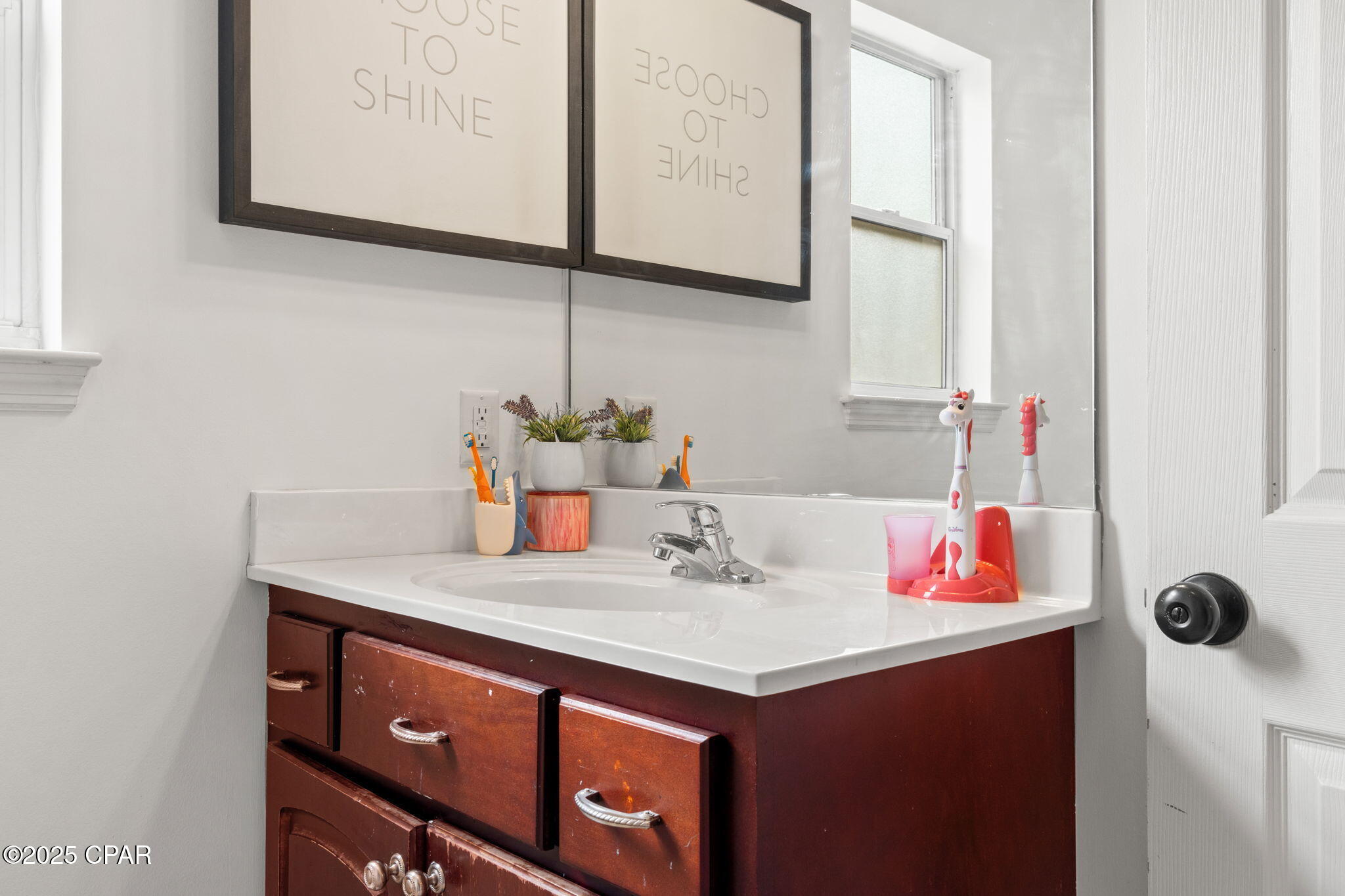 Listing photo id 32 for 6725 Harbour Boulevard