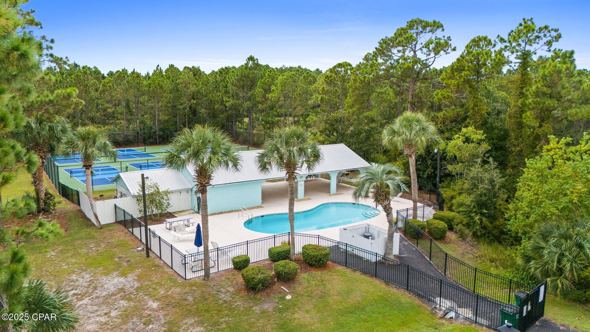 Listing photo id 47 for 6725 Harbour Boulevard