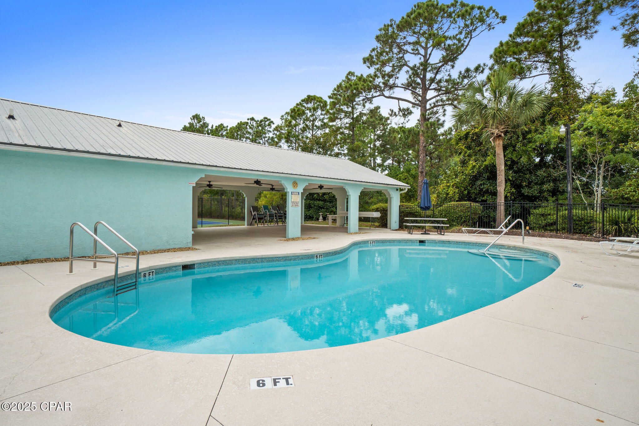 Listing photo id 49 for 6725 Harbour Boulevard