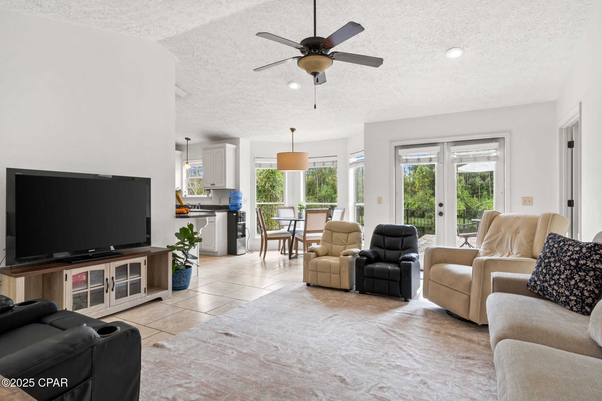 Listing photo id 6 for 6725 Harbour Boulevard