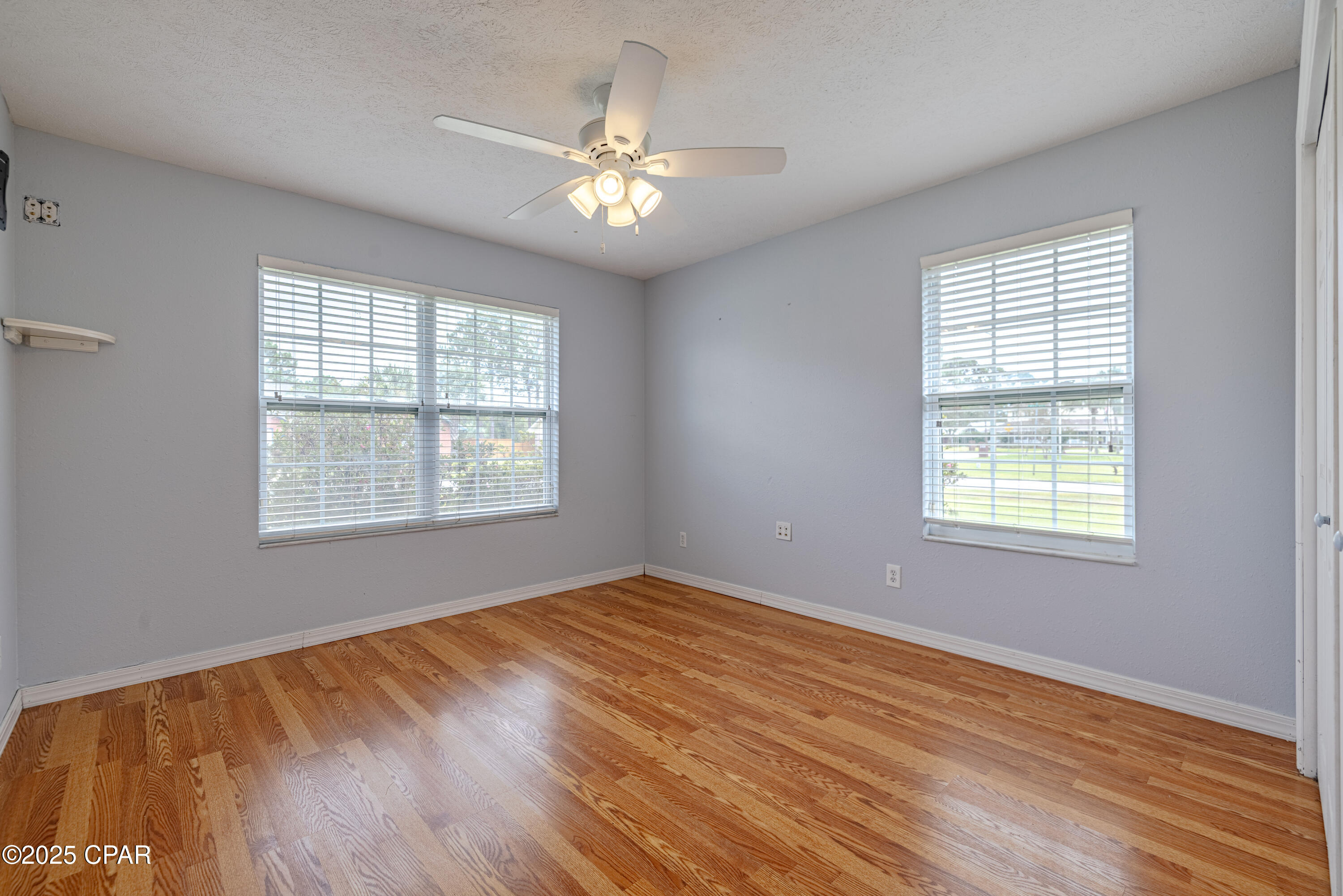 Image 35 For 301 Eagle Drive