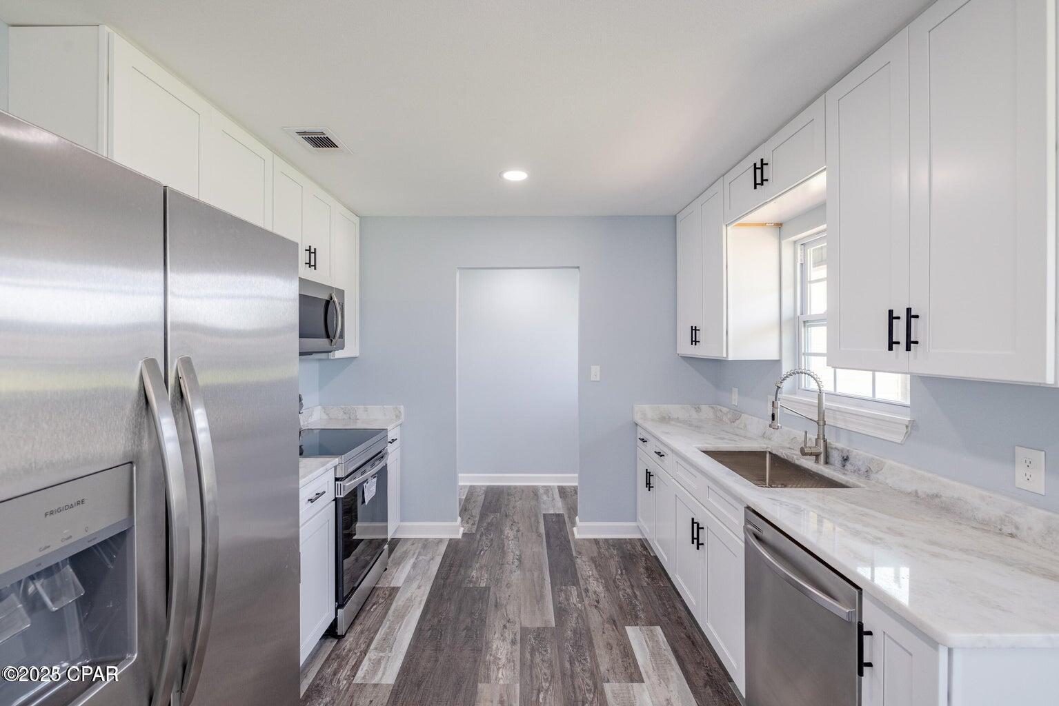 Gll7i0cb5icwcl9rr54e_ttifpoppj97aif0z Q Bxq