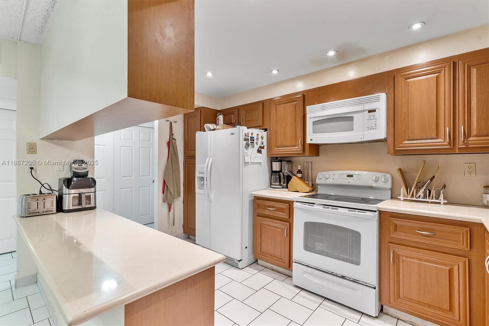 Property photo # 9