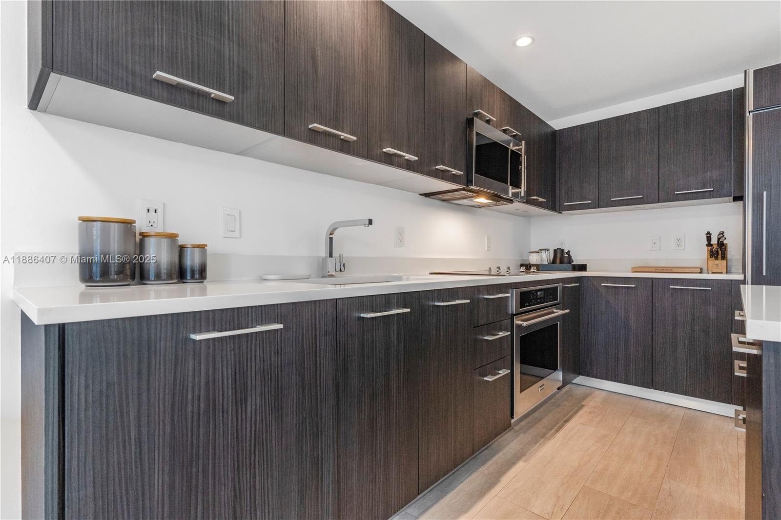 Property photo # 6