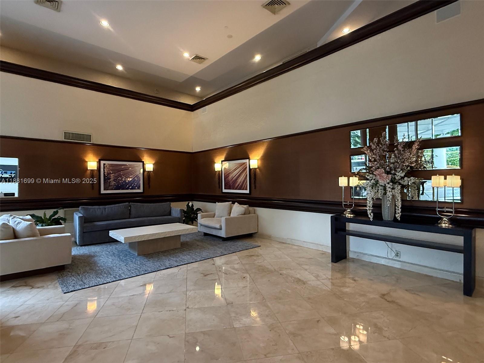 Mystic Pointe Tower 600 C