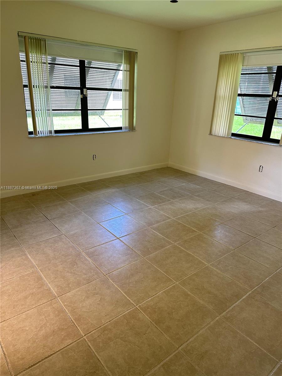 Kings Creek West Condo Bl