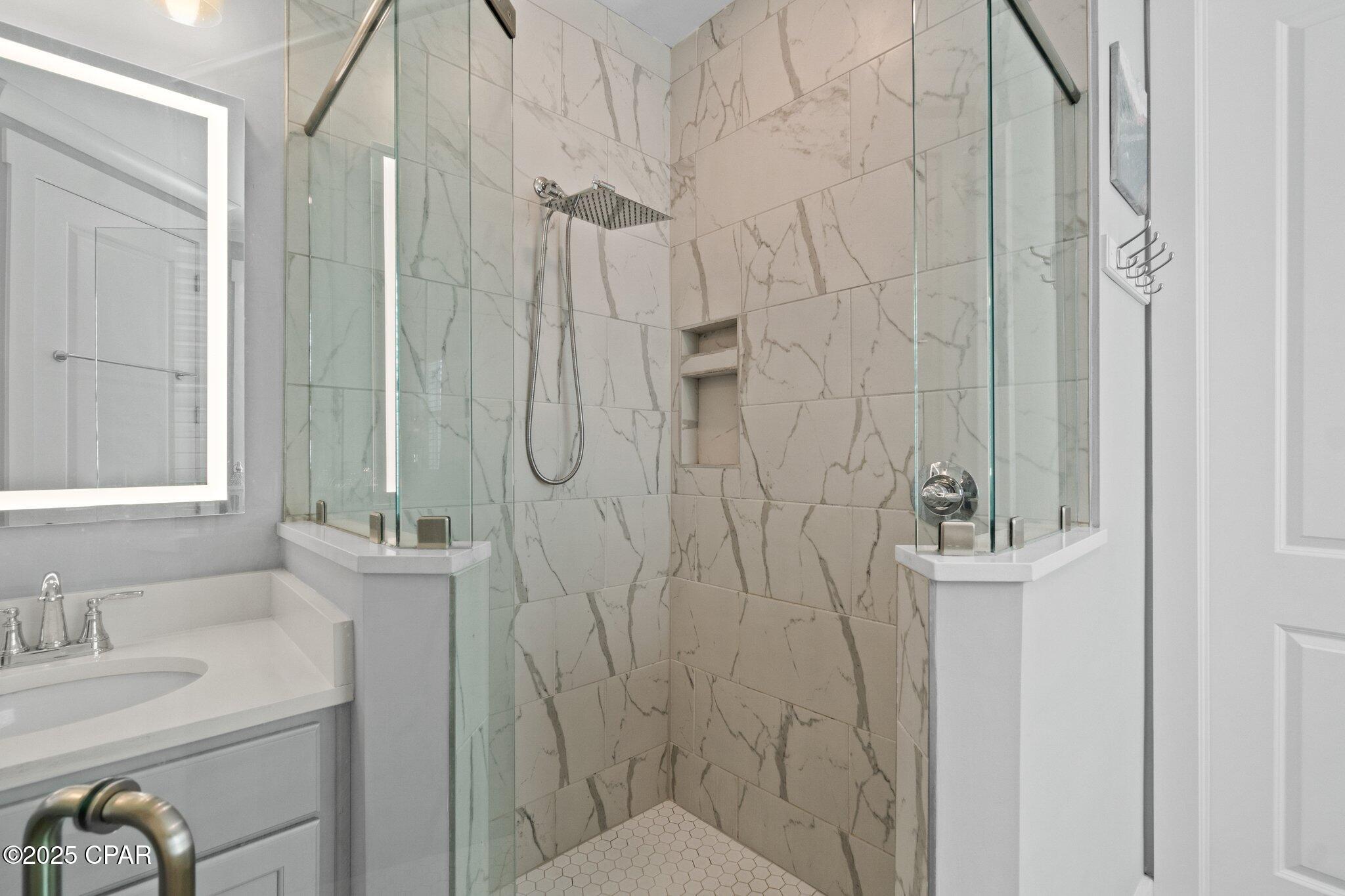  9jpncs0caxi3isiolwmifjywijr3fb4gii 41p5hke