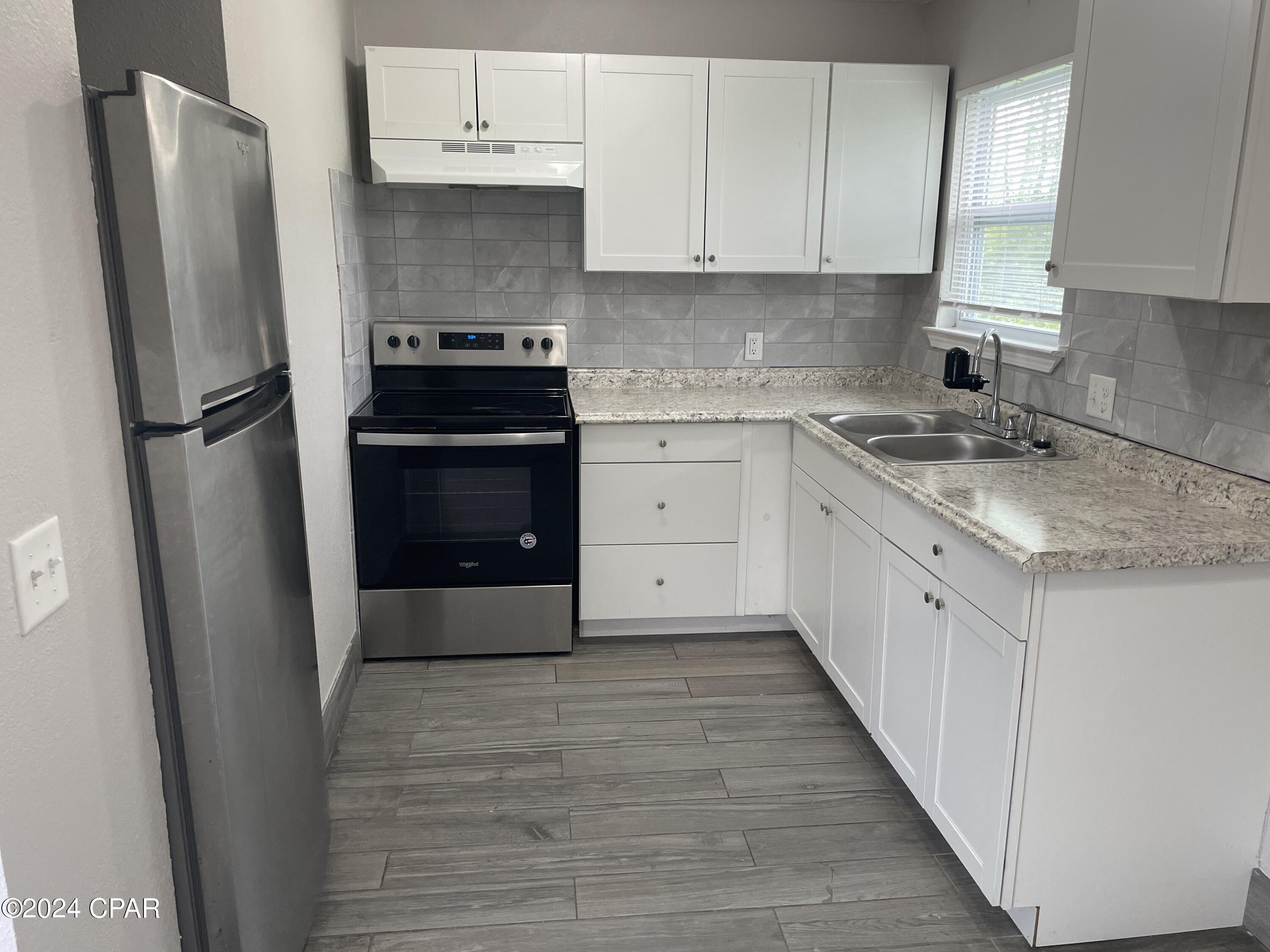 Image 2 For 400 19th Street C4