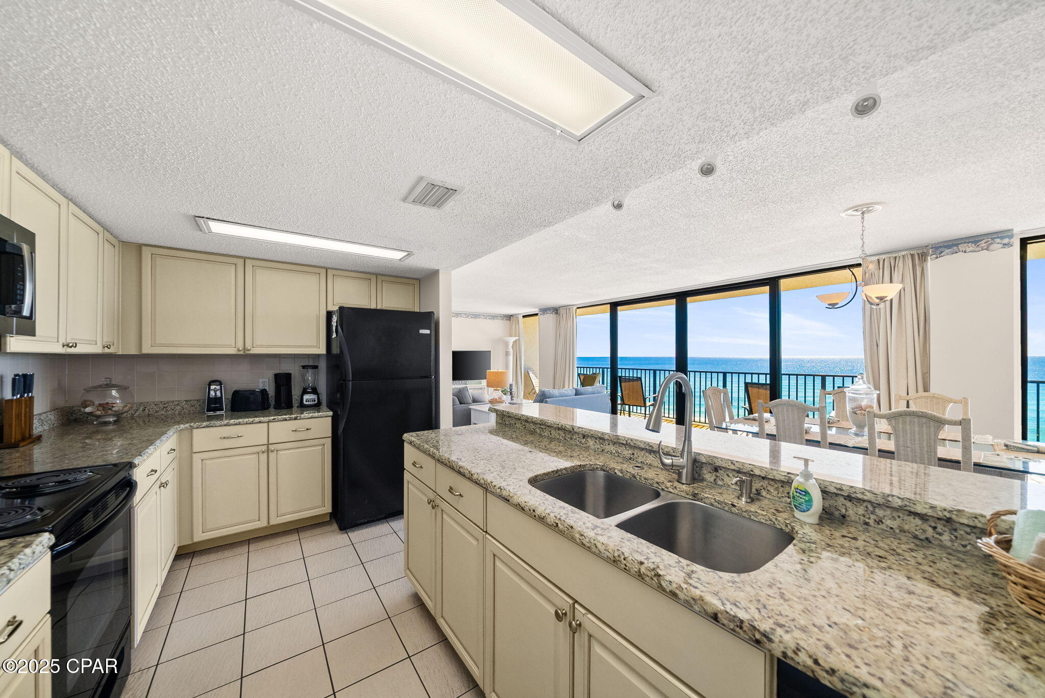 72b4ppcqfda2rkubppcnb9vnyd_3 L9biyswufrgghi