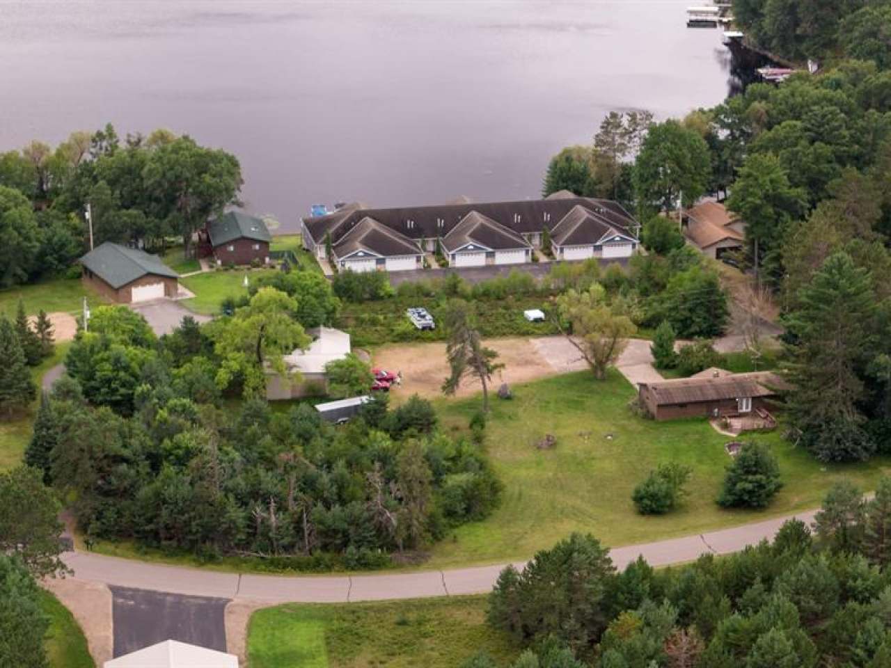 Lake Nokomis Property #4-9811 Deer Trail Rd Photo 4