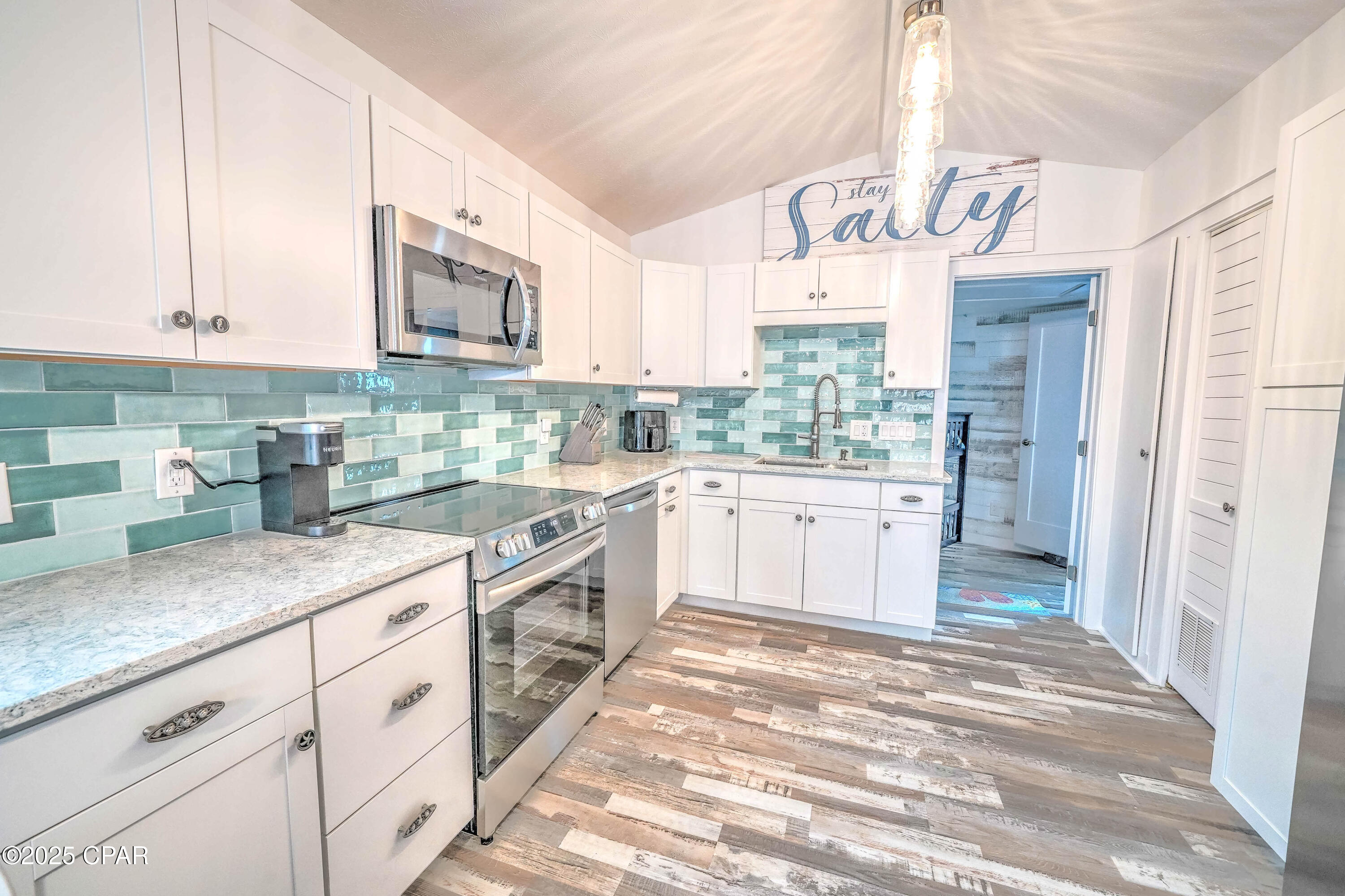 Emfztv Jpkm9_00suwwagpqcala1urf2_g4e3wtxt A