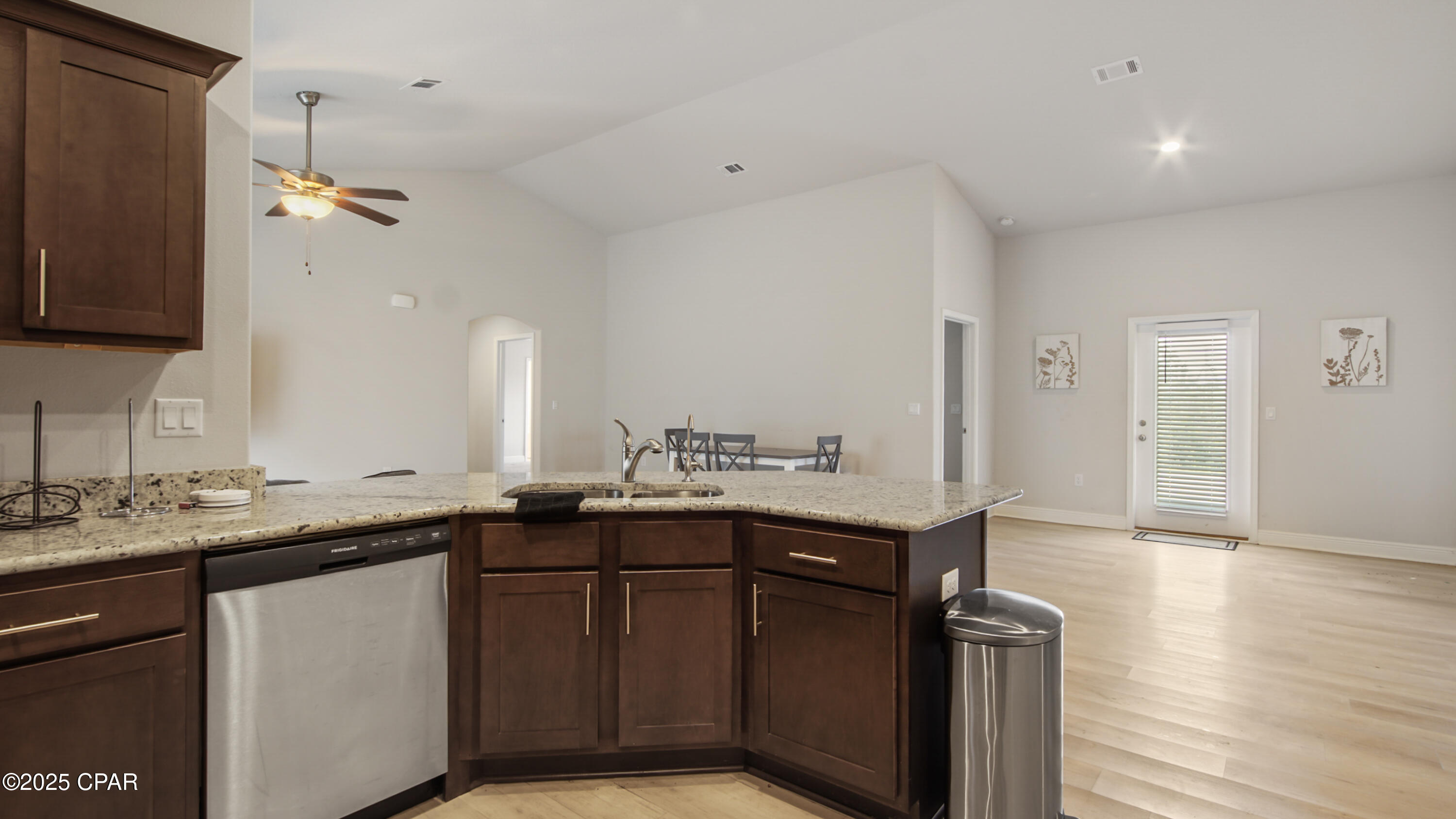 X7rgphd7xrbvb 23rxtj8p7lrdmqkkc39y Y7aaavpw