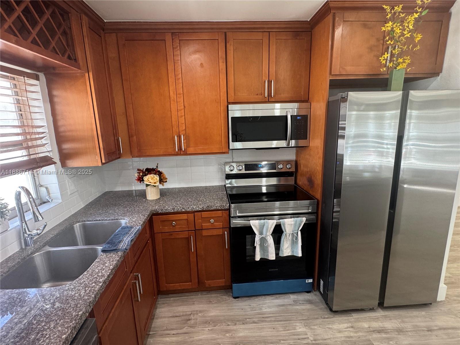 Property photo # 6