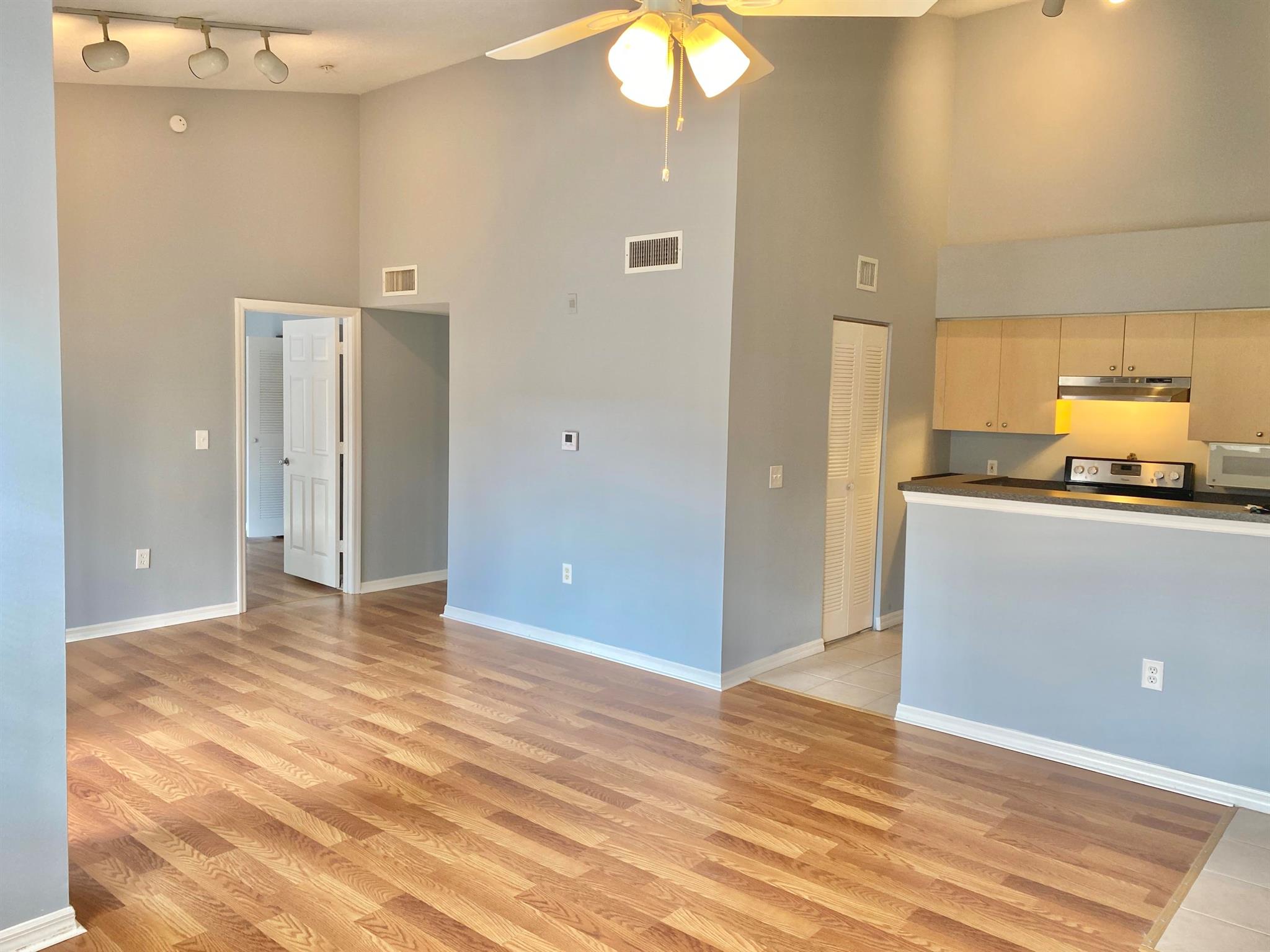 Emerald Isle At Laguna La