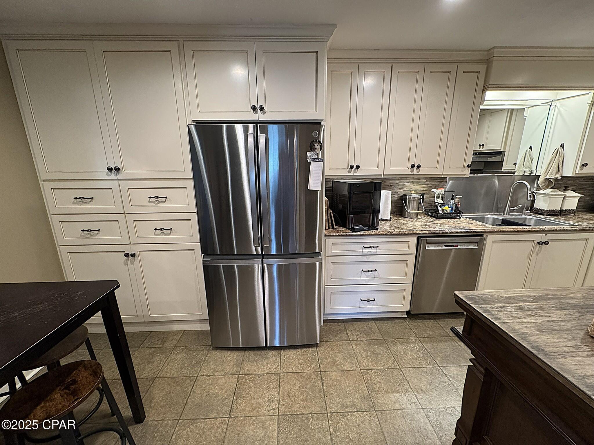 Ahxawmb_jylm4flimfrv_jxzc9isqomtneeuzhndbtc