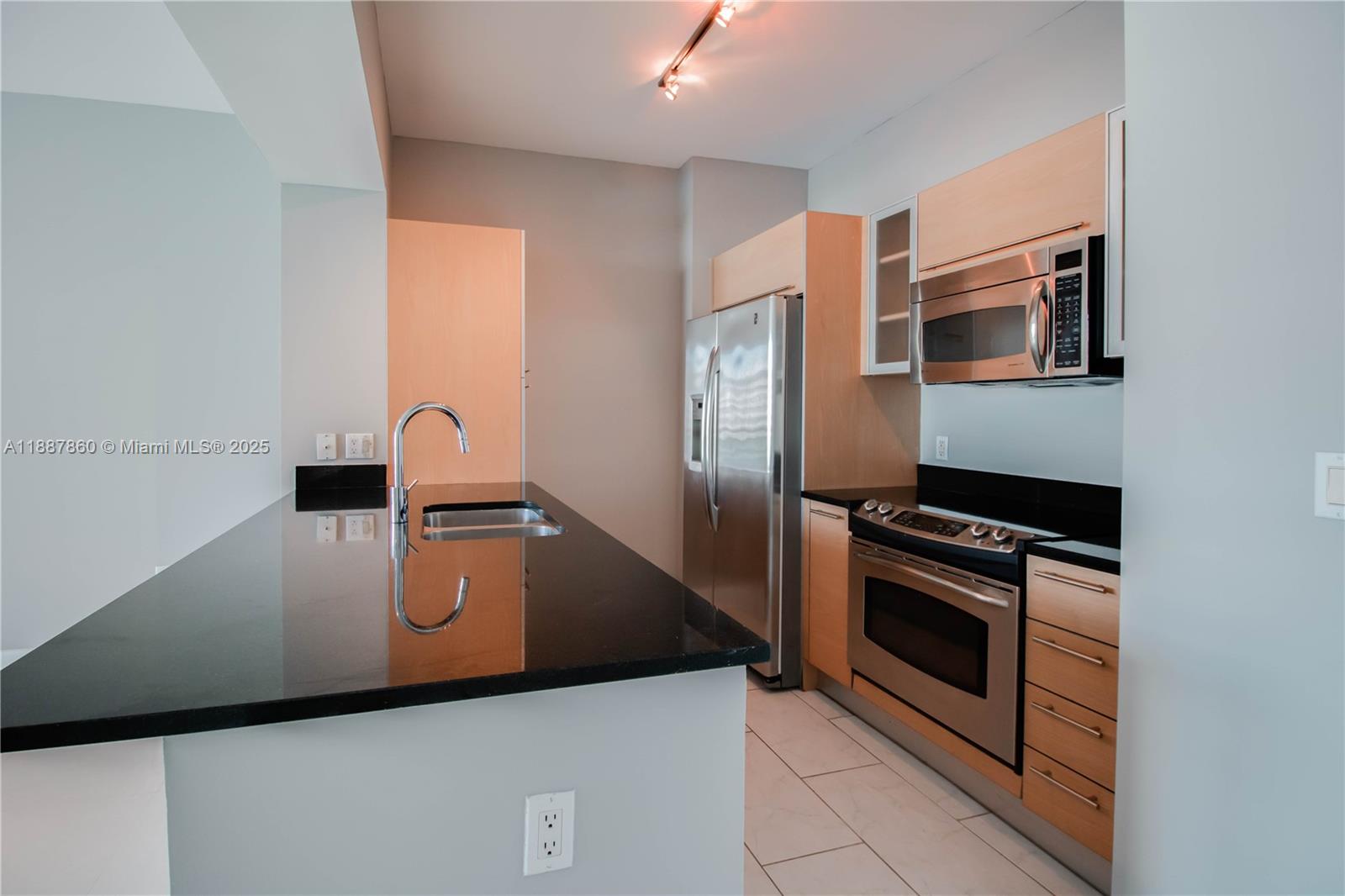 Property photo # 4