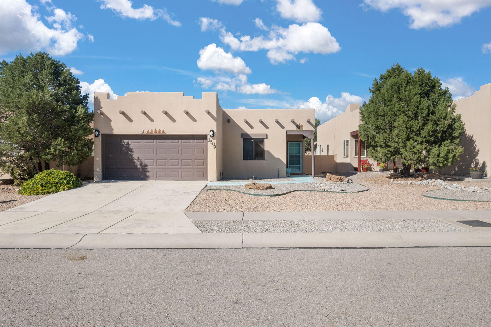 This single-family home spans 1,178 square feet and features 2 bedrooms and 2 bathrooms. Located near parks and paths, conveniently close to freeway access. Desert landscaping in the front and backyard. Priced to sell and won't last long on the market.