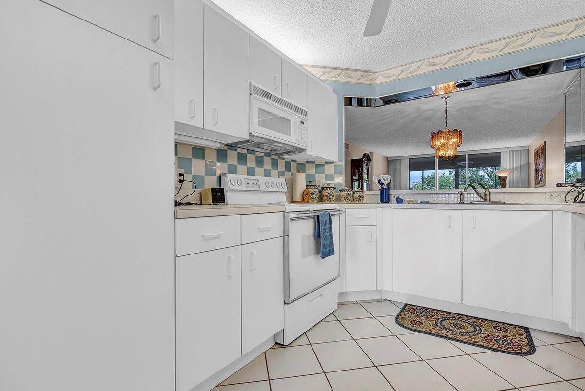 Photo 11 of home located at 7562 Trent Drive 306, Tamarac FL